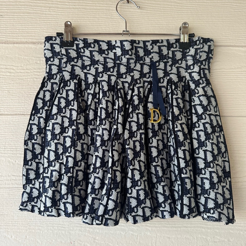Pleated skirt